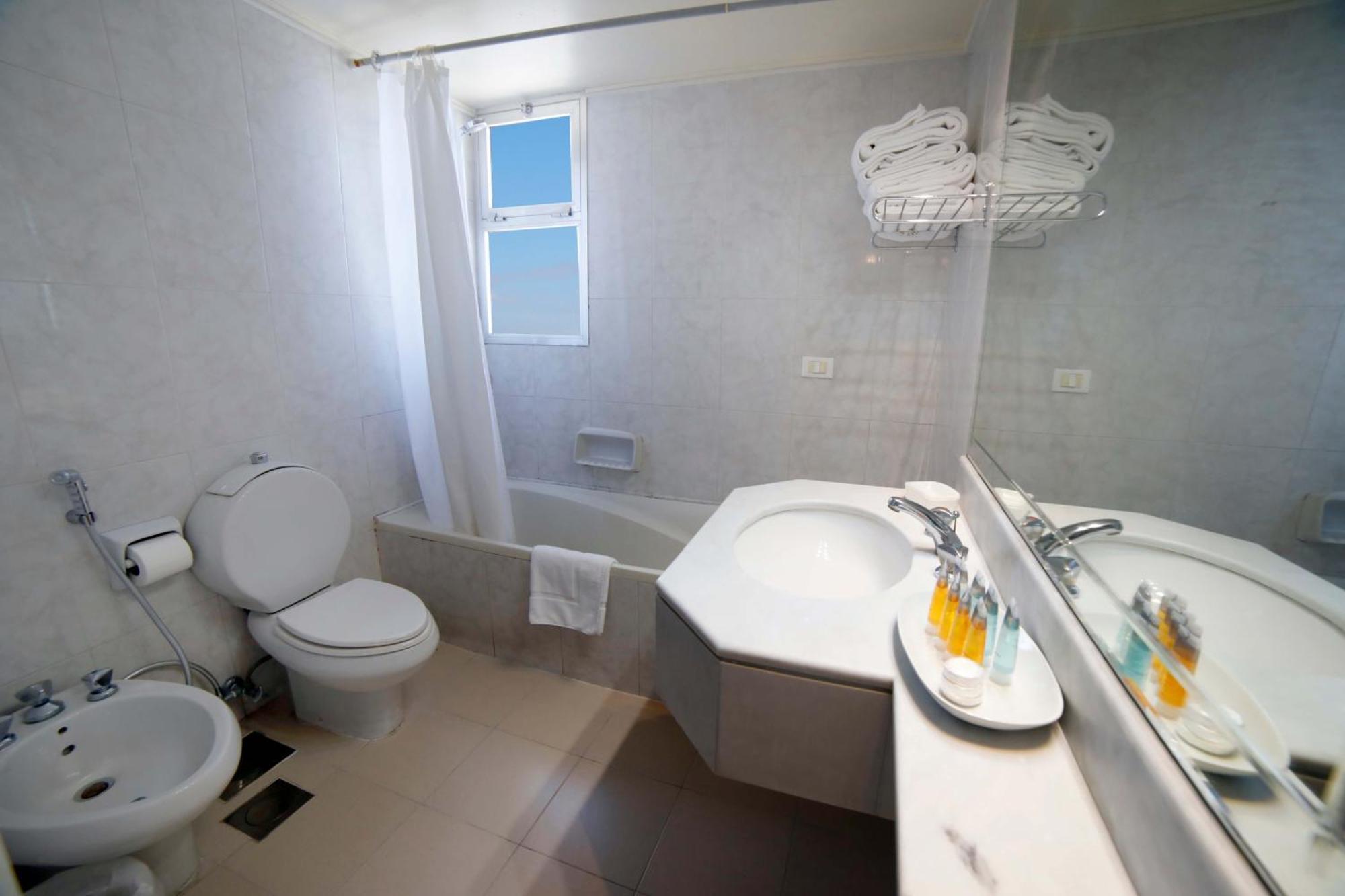 Holiday Home Suites Beirut Esterno foto